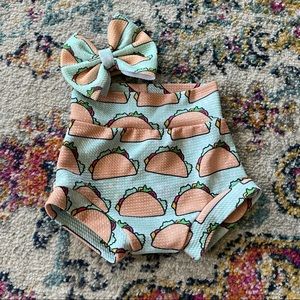 3 Items 15$!! Like New Taco Bloomers